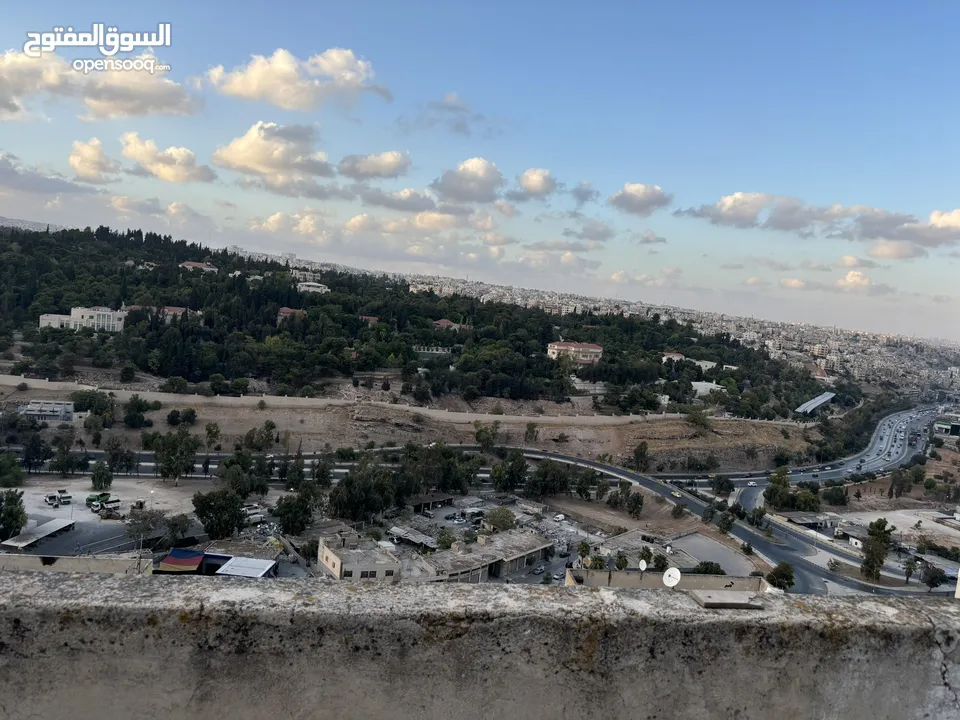 شقة ذات إطلالة بانورامية للإيجار في جبل التاج
