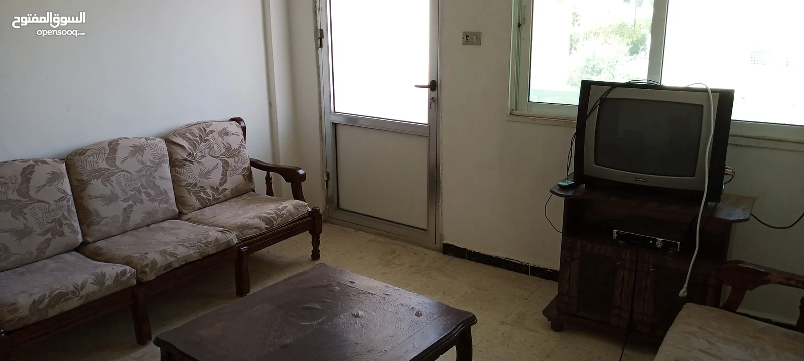 شقة مفروشة للايجار وسط مادبا/ سكن طالبات