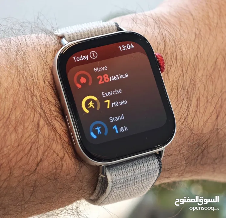 ساعة يد خفيفة من هواوي مع ثلاثة ستراب بالوان مختلفة  Hawaii watch fit 3