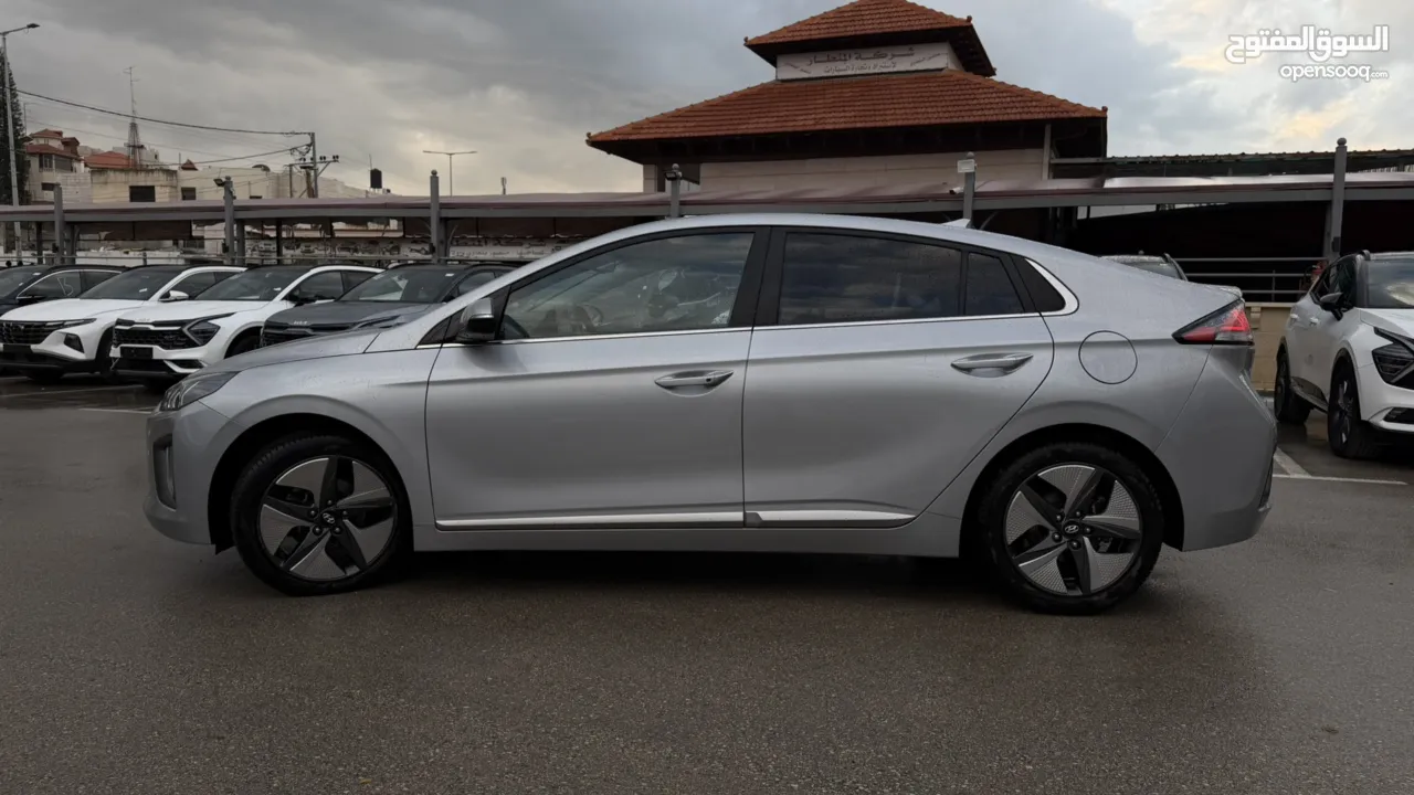 هونداي ايونك ترخيص 2022 محرك 1600 هايبرد جير أوتوماتيك 141 حصان