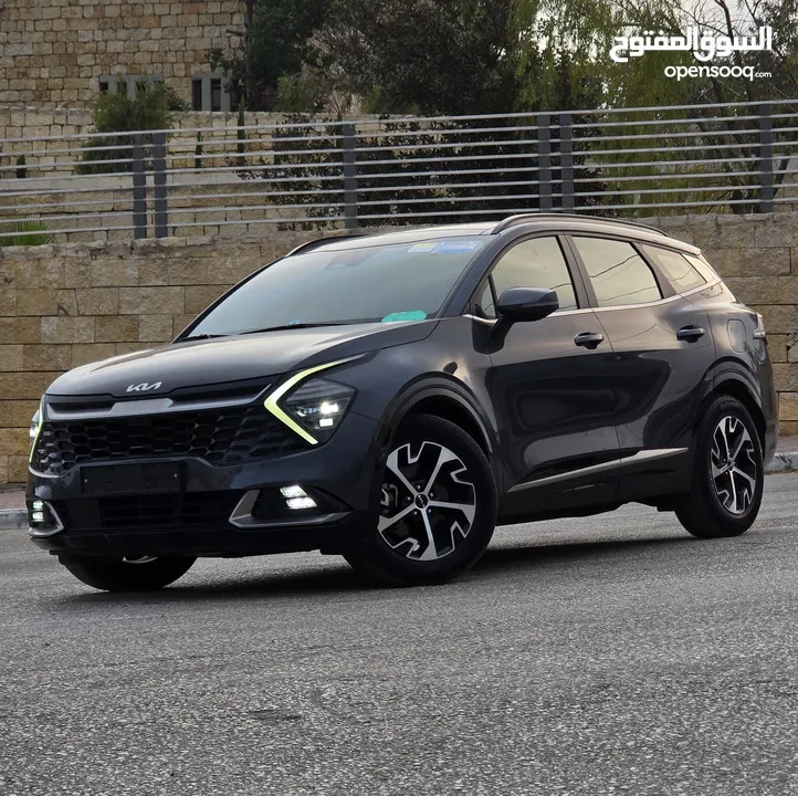 كيا سبورتاج هايبرد 2023 / فل كامل مع بانوراما وفرش مميز غرفه عسليه / عداد قليل / سعررر مميز جداً