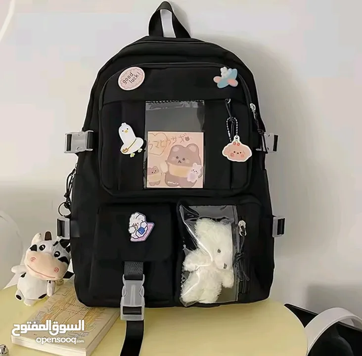 حقائب مدرسية ومتوفرة بجميع الألوان
