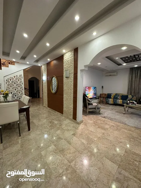 5 Bedrooms Villa for Sale in Al Khoud REF:929R