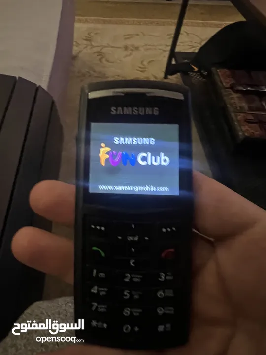اجهزة موبايل كلاسيكيه شغاله وبحالة ممتازه مع بطاريه وشاحن
