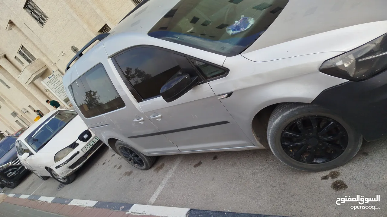 سيارة مناسبة