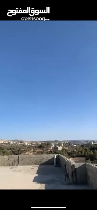 بيت مستقل للبيع/ثلاث طوابق مساحة البناء 1.32 م مساحة الأرض دونم و 32 متر مربع