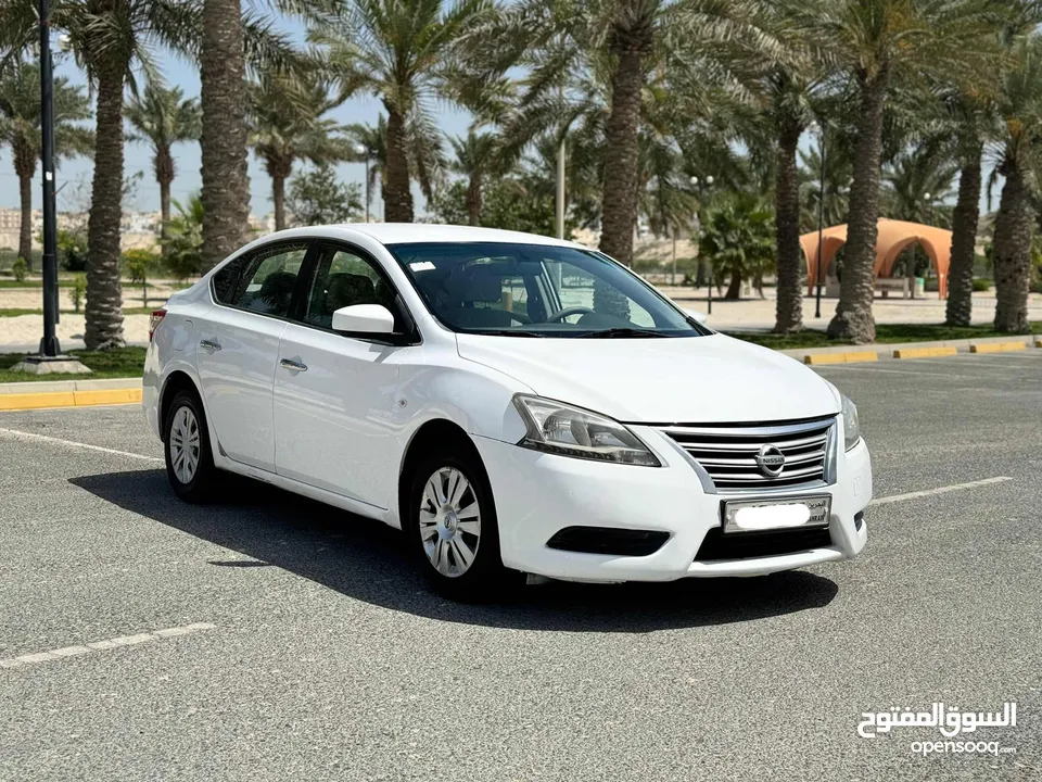 Nissan Sentra 2014 (White)