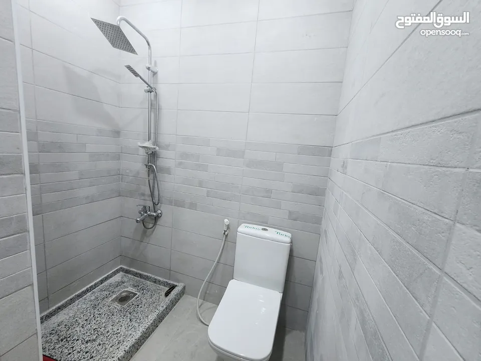 شقة طابقية فارغة للبيع في الرابية - ref : 14569