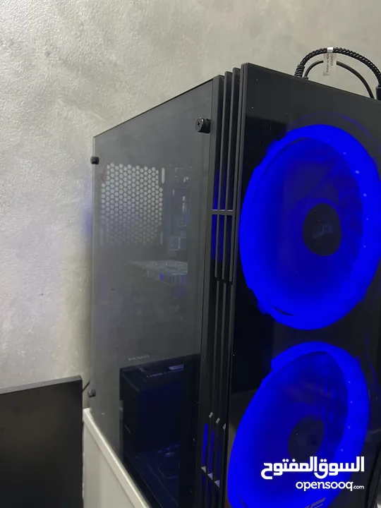 Pc for sell 5500 Negotiable للبيع5500 قابل للتفاوض pc