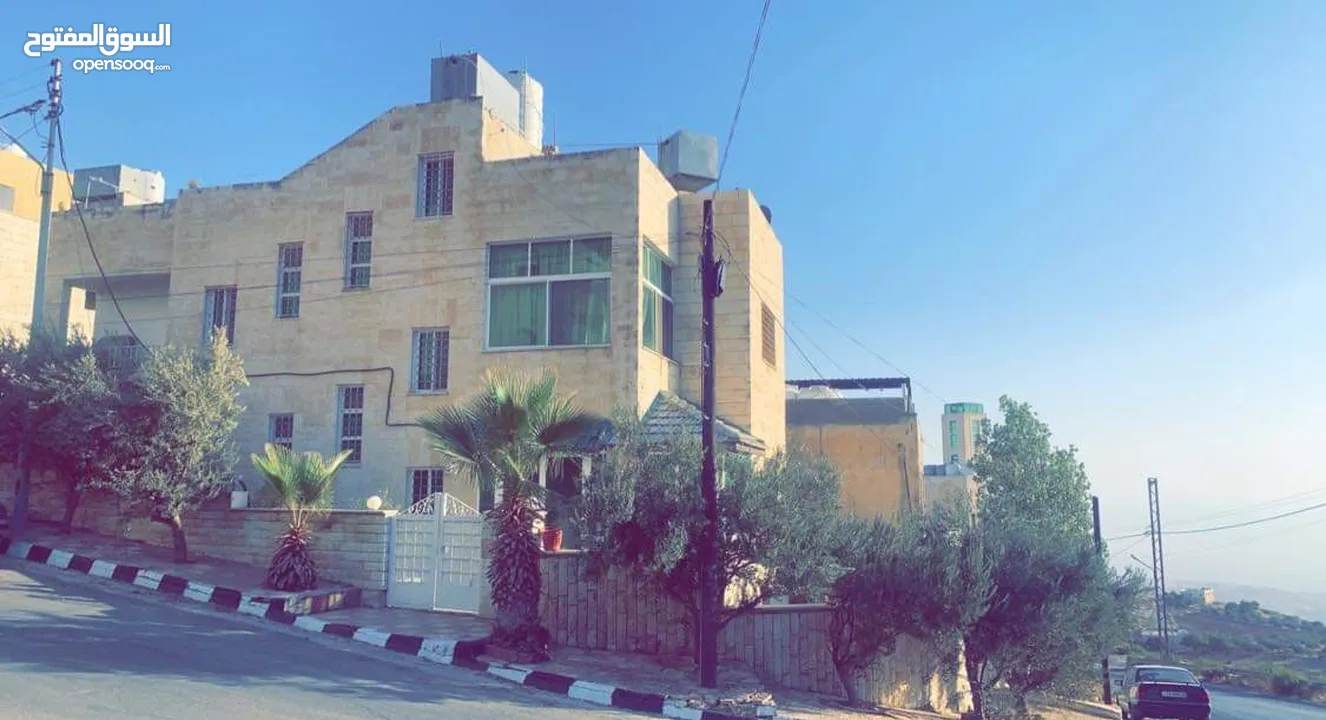 بيت مستقل على شارعين مُطل بسعر مغري جداً
