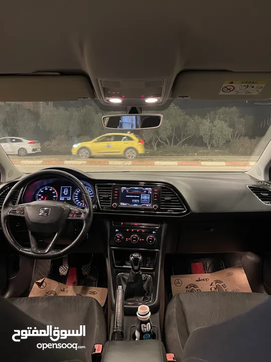 Seat leon بالكراتين