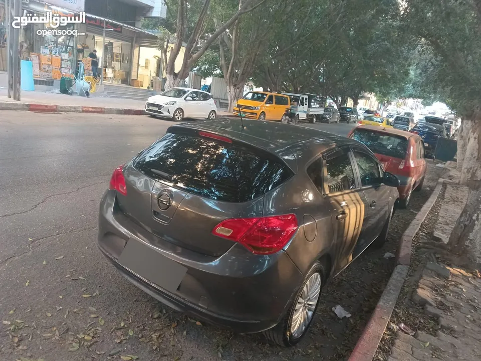 سيارة اوبل استرا