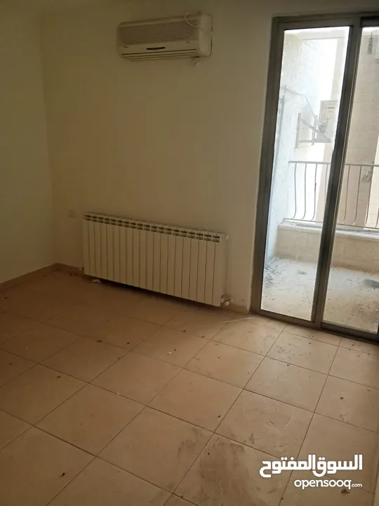 شقة للبيع عين منجد