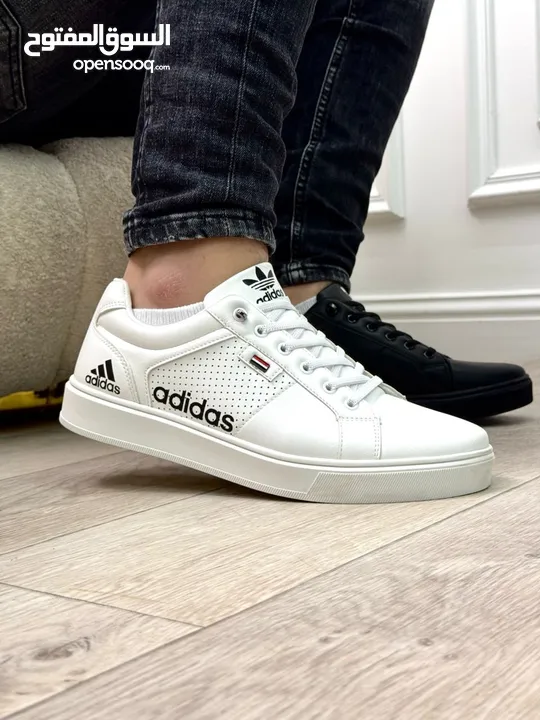 حذاء اديداس Adidas مريح جدا للرجال مقاسات 40-45 باللون الابيض والاسود