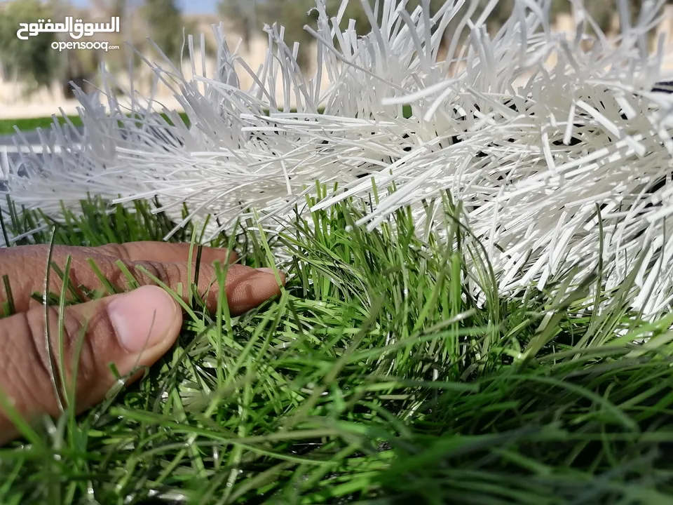عشب صناعي واكسسوارات الملاعب