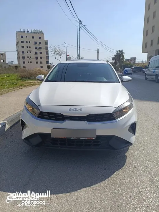 سيراتو k3 2022-2023 بنزين 8800 كيلومتر بحالة الوكالة  دهان الشركة الأصلي