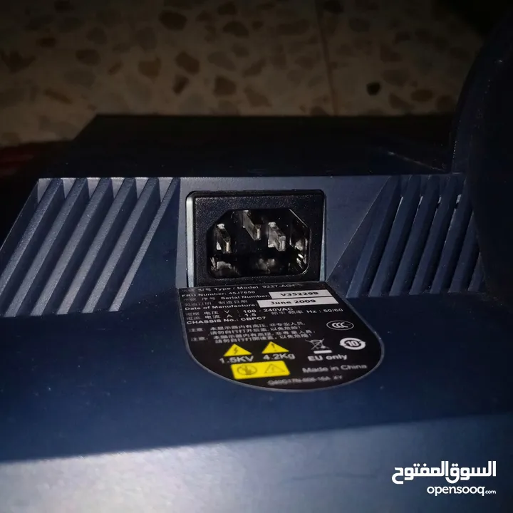 شاشه   Lenovo thinkvisio لا تاخذ مساحه كبيره من المكتب