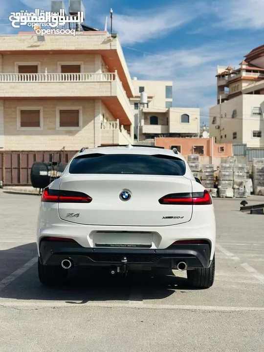 Bmwx4m 4*4 كوري