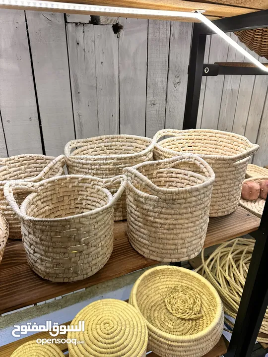 I am a weaver of wicker and bamboo accessories.