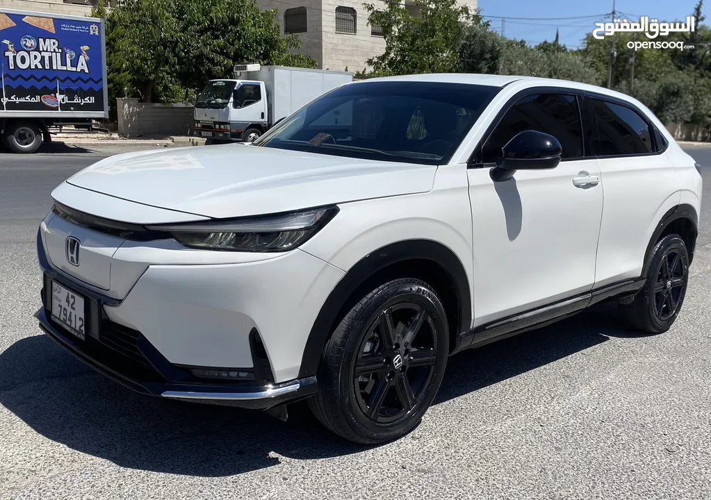 هوندا e.NS1 2023 لون ابيض