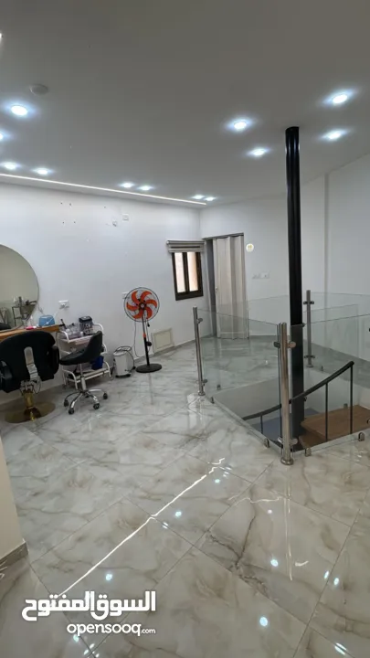 صالون نسائي مكون من طابقين كوتيج مساحته 120 متر