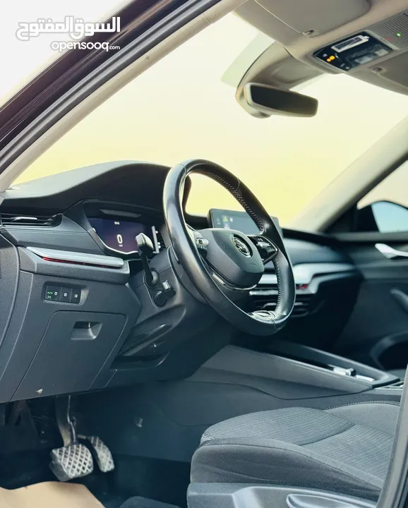 اوكتافيا 2021/20 بالنايلون منمرة من اربع شهور حررق سعرر 95.000 شيكل كاش و نهاائي