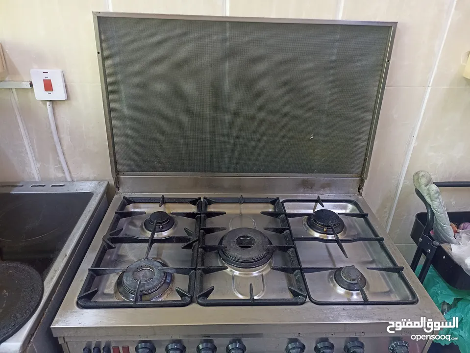 5 Burner cooking range