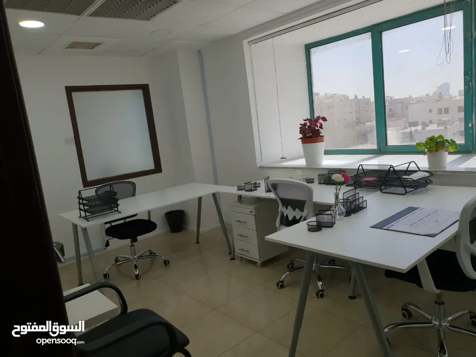 مكتب مفروش للإيجار اصدار رخصة مهن خلال يومين