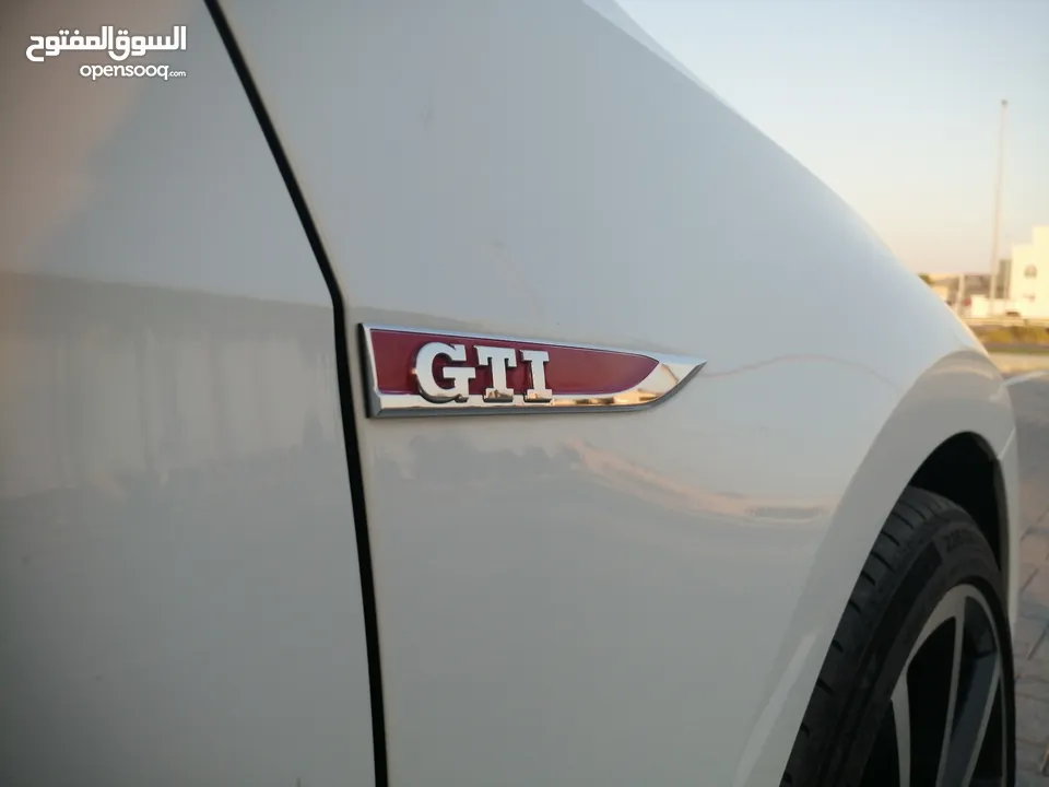 VolksWagen Golf GTI Full Option Gcc Spec