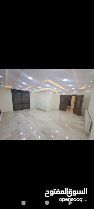 شقه لم تسكن Vip سوبر ديلوكس 3نوم + 2 ماستر +  5 حمامات + طابق ارضي