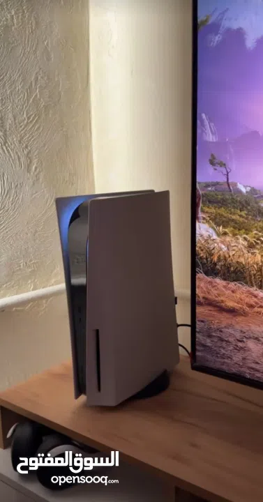 بلاي ستيشن 5 مستعمل بحاله ممتازه للبيع بسعر مغري مع اغراضها كامله تواصل وبنزبط بلسعر