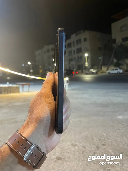 15 برو ماكس 256 وارد شرق اوسط السعر حرق