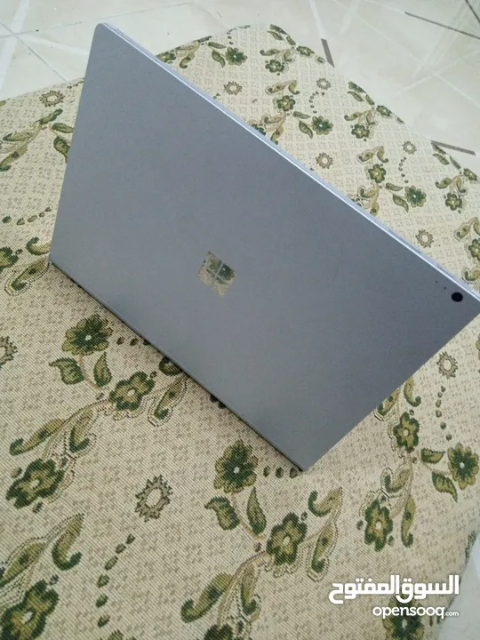 لابتوب Microsoft وكاله