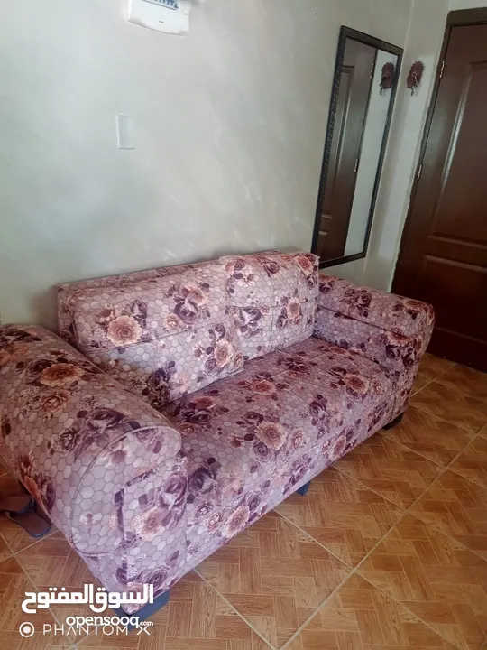 أثاث غرفة ضيوف ممتاز للبيع بشكل كامل او مجزء السعر مجزء على الهاتف