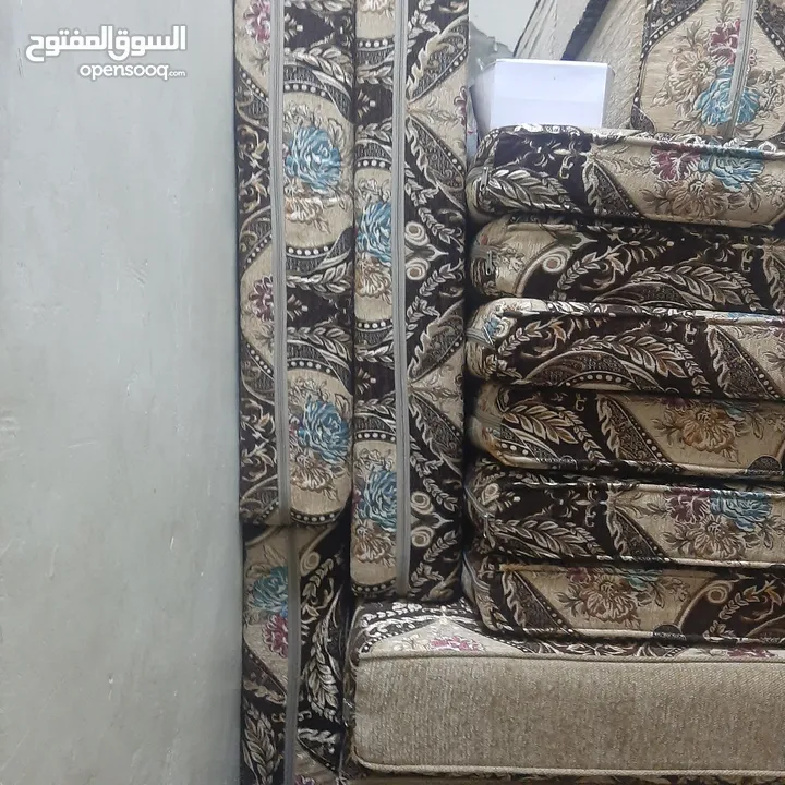جلسه عربيه لصالون او غرفه ضيوف خمسه بأربعه لون بني ملوكي