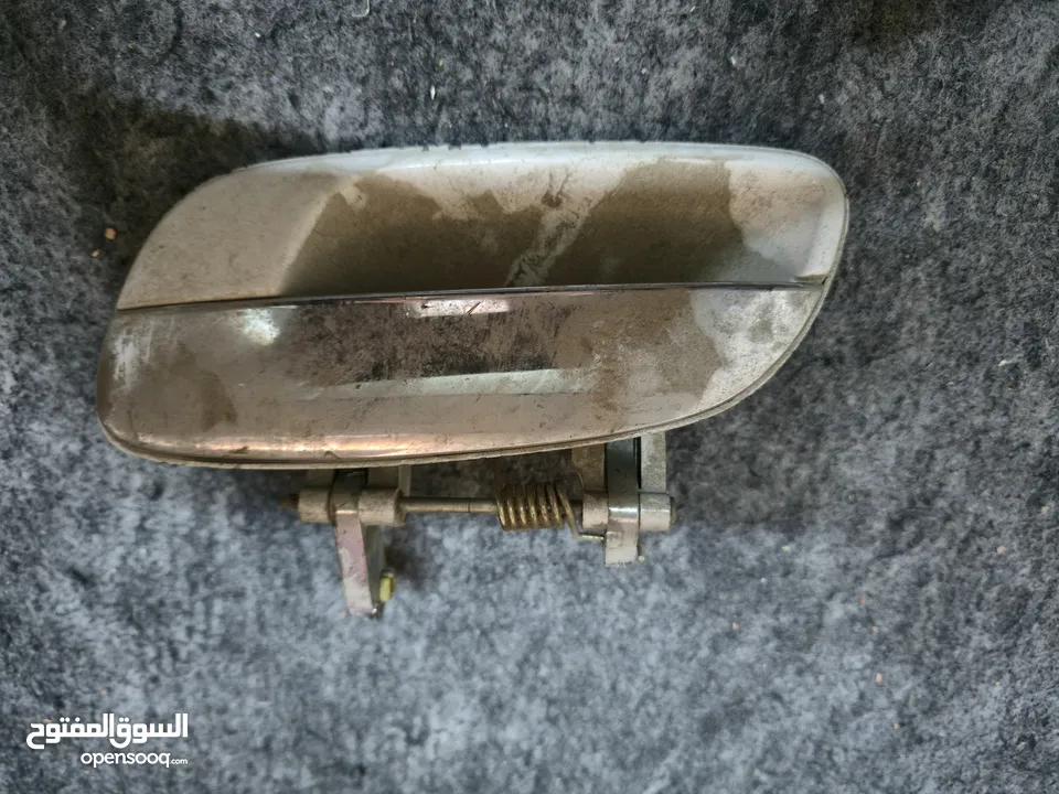قطع متفرقة لسيارة اكس دي موديل 2001