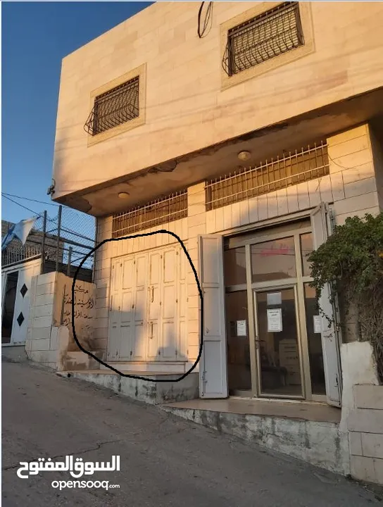 محل مع سدة للبيع
