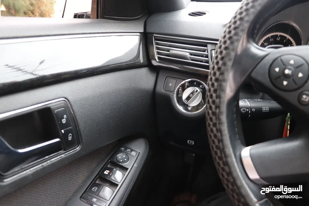 Mercedes-Benz E200 AMG kit 2010.
