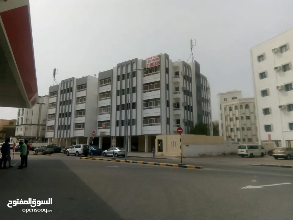 متوفرشقة غرفتين وصاله في الحمريه Available two-bedroom apartments and a hall in