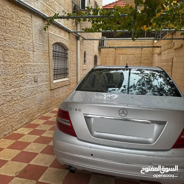 سيارة مرسيدس للبيع