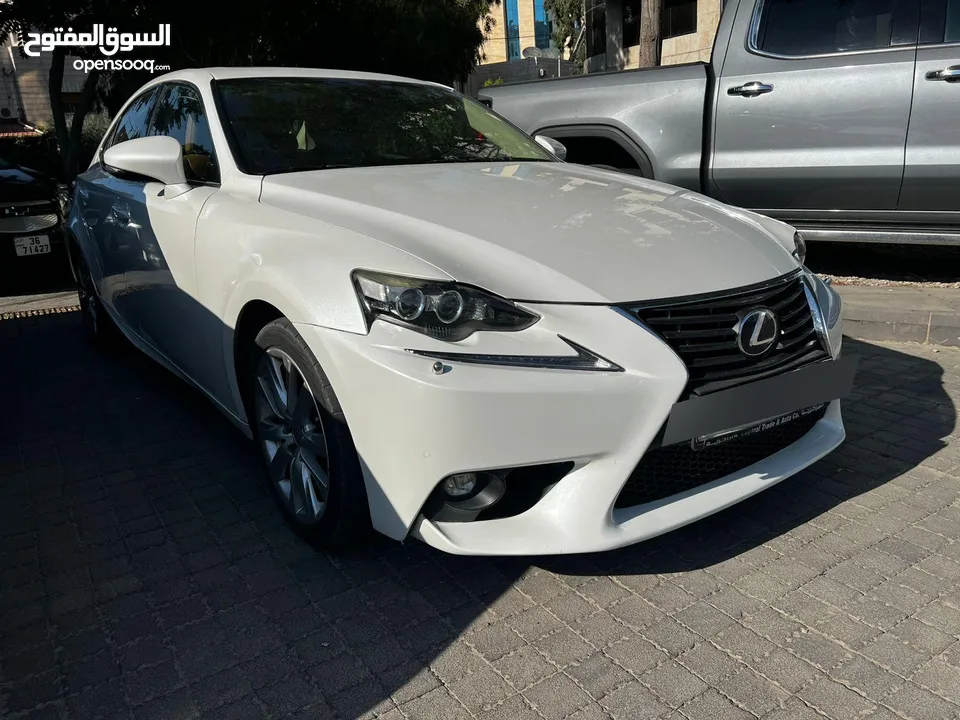 لكزس Lexus IS300h 2016