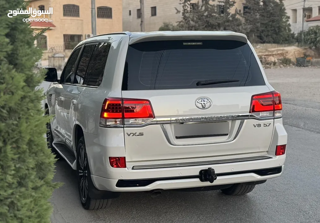 Toyota Land Cruiser 2016 Gx-r 5700CC V8 بحالة الوكالة الفحص: 7 جيد بدون ملاحظات