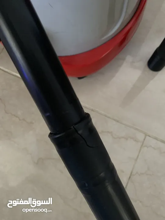 مكنسة كهربائيه