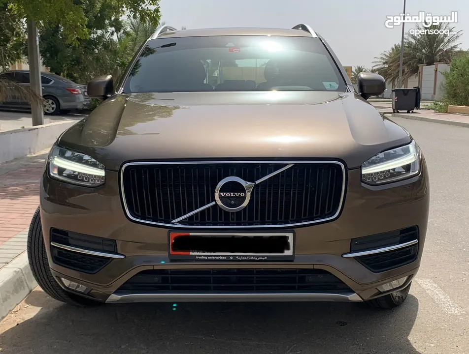 2018 Volvo XC90 T6 Momentum