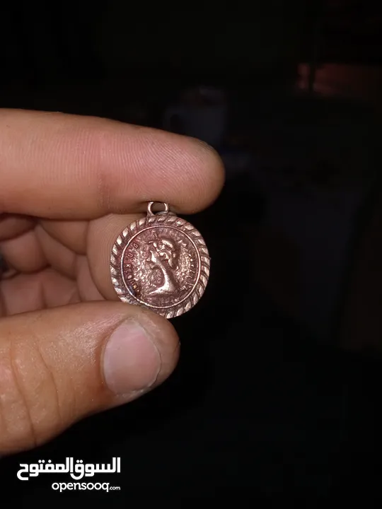 عمل معدنية قديمة للبيع مجموعة تواريخ قديمة