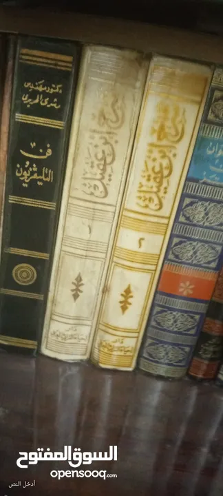 كتب كثيييير للبيع طبعا ما قدرت اصورهن كلهن
