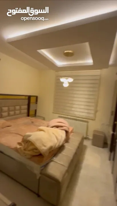 شقة غير مستخدمة عفش وادوات كهربائية جديدة وتدفئة مركزية راكبة مطبخ راكب وسعر مغري للسكن فوراً لجادين