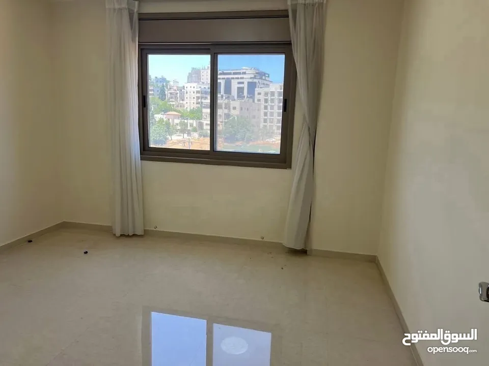 شقه فارغة للايجار في البيره فرب شارع القدس وفرب مركز رام الله
