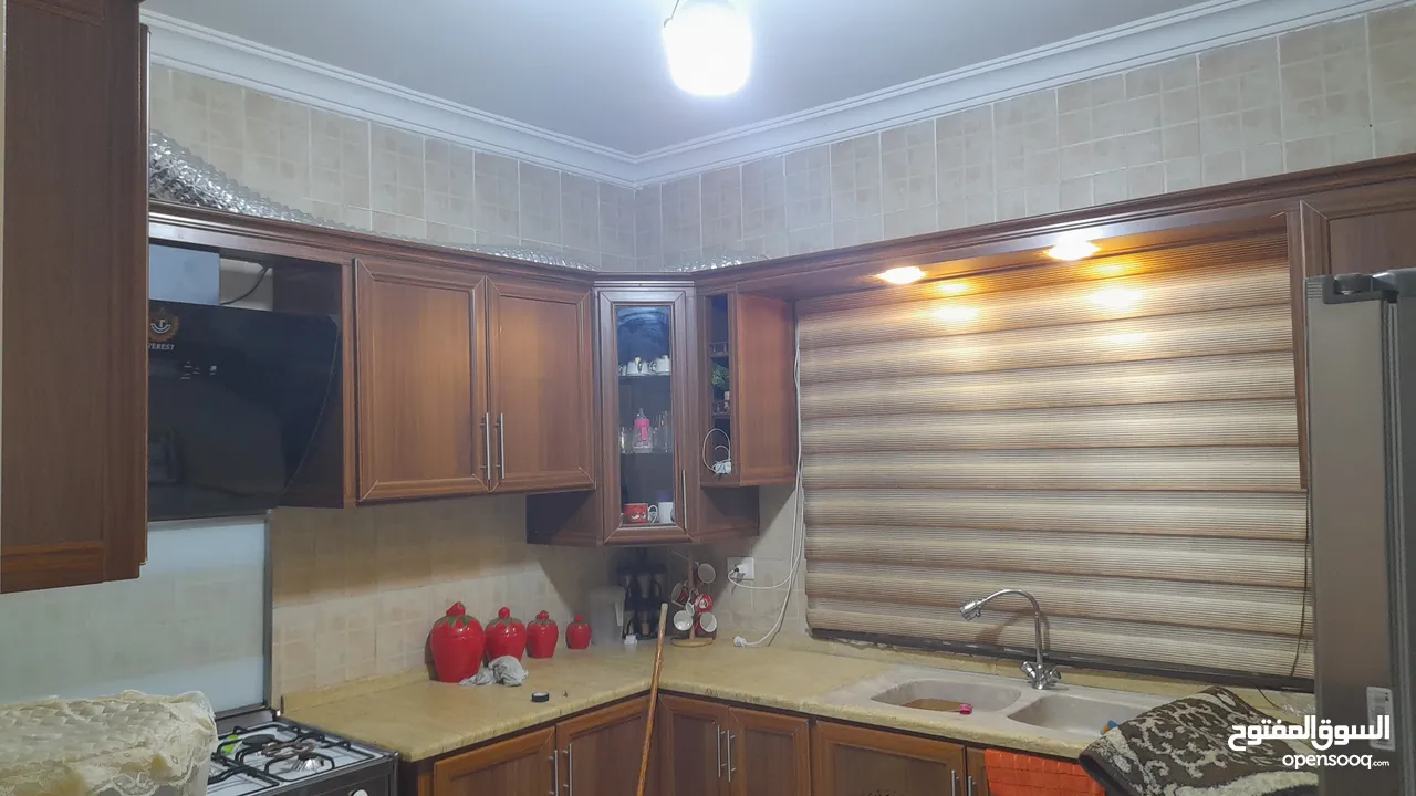 شقه للبيع طابق اول
