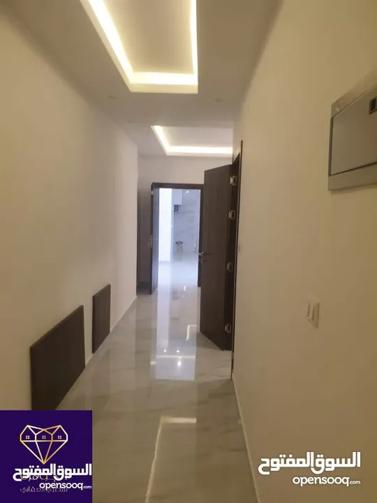 شقة شبه أرضية فخمه ومميزة لم تسكن لقطه وبسعر مغري جدا يا بلاش عرض خاص للبيع في أرقى مناطق خلدا